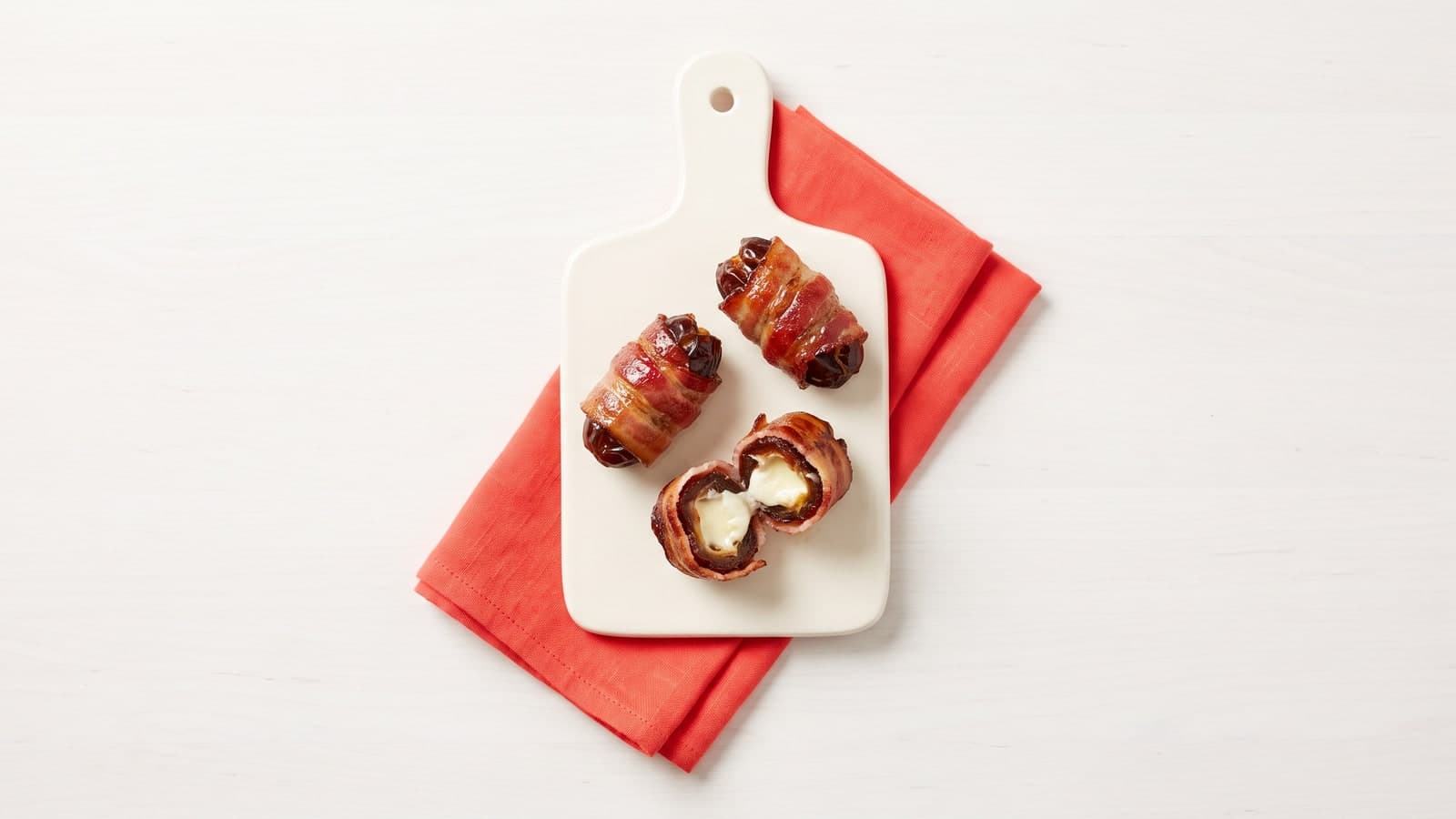 Dadlar med bacon – en enkel och smakrik aptitretare